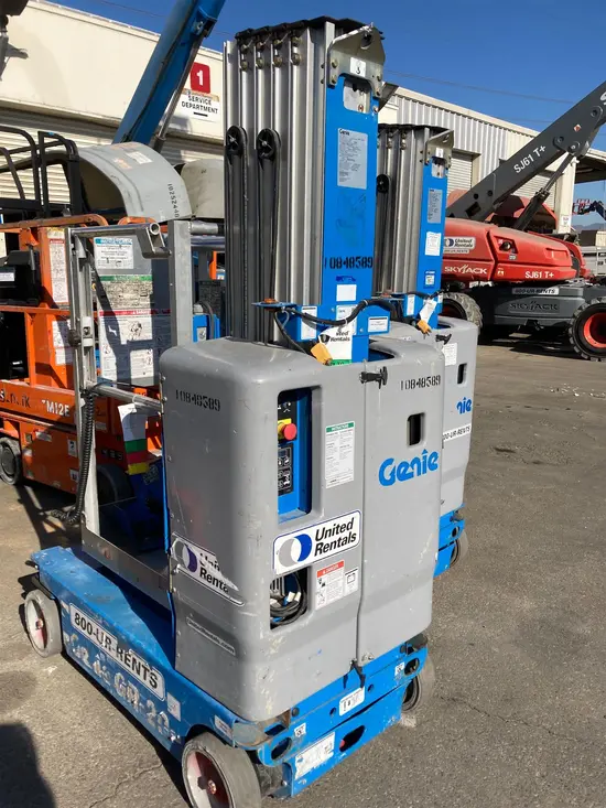 2018 Genie GR-20 Self-Propelled One-Person Lift