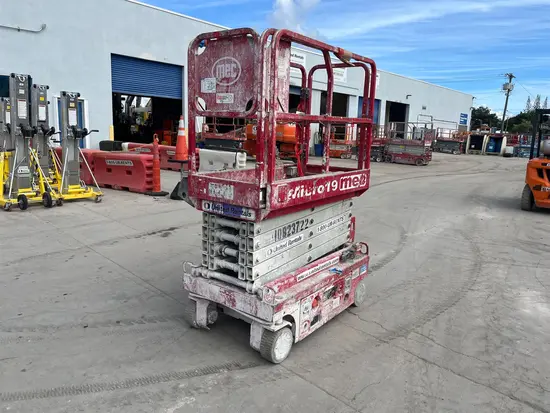 2018 MEC MICRO 19 Scissor Lift