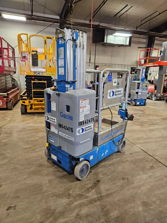 2016 Genie GR-20 Self-Propelled One-Person Lift