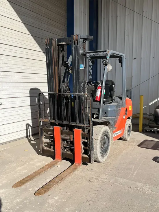 2018 Toyota 8FDU30 Warehouse Forklift