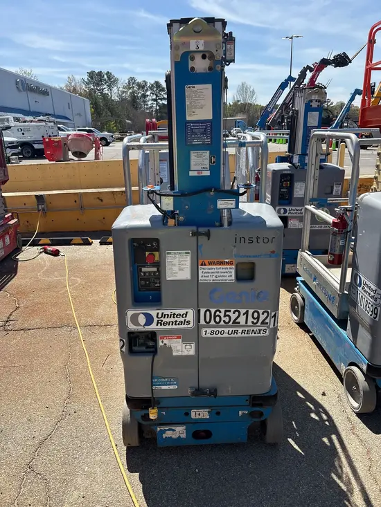 2017 Genie GR-20 Self-Propelled One-Person Lift