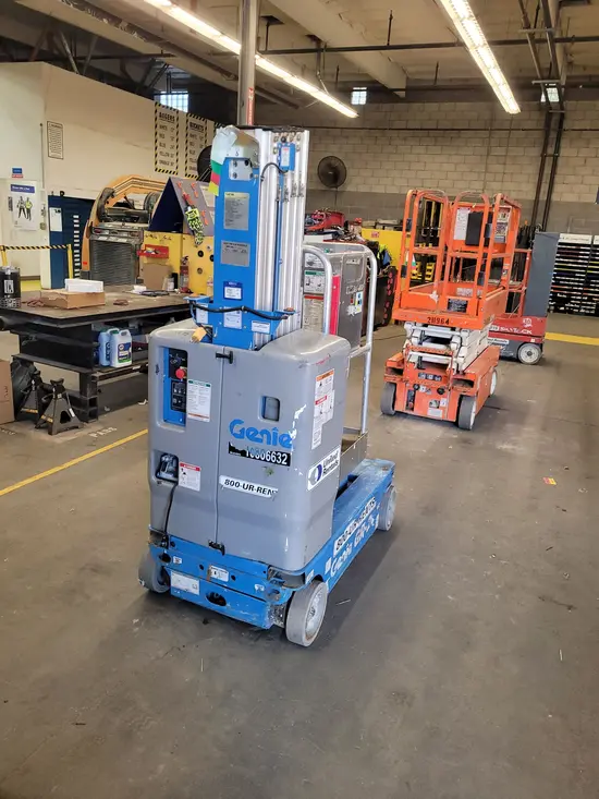 2018 Genie GR-20 Self-Propelled One-Person Lift