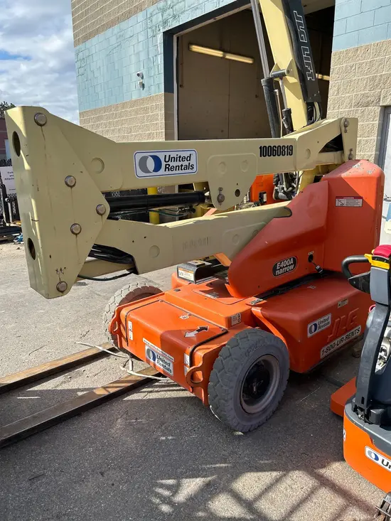 2012 JLG E400AJPN Articulating Boom Lift