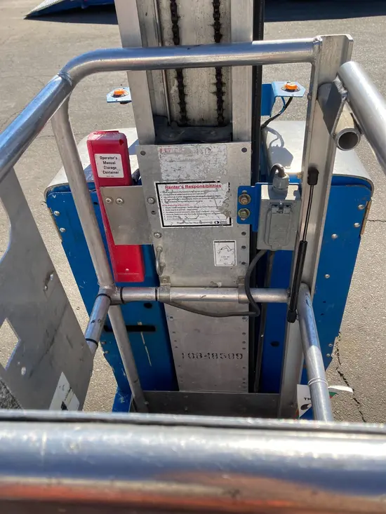 2018 Genie GR-20 Self-Propelled One-Person Lift