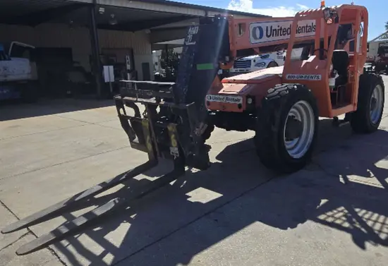 2016 SKYTRAK 8042 Forklift