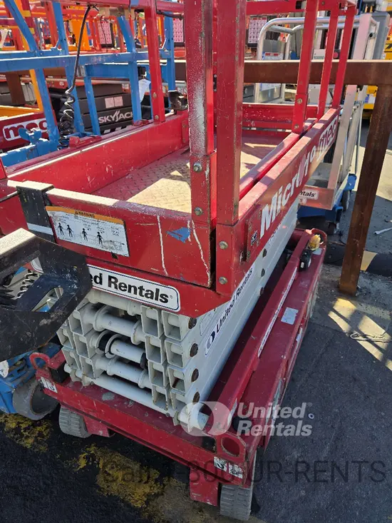 2018 MEC MICRO 19 Scissor Lift