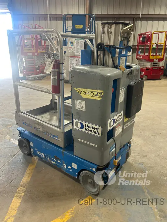2018 Genie GR-12 Self-Propelled One-Person Lift