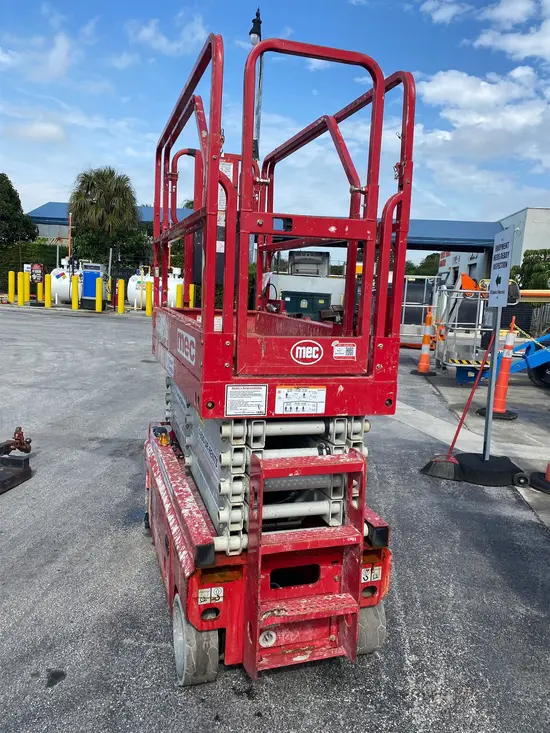 2020 MEC MICRO 26 Scissor Lift