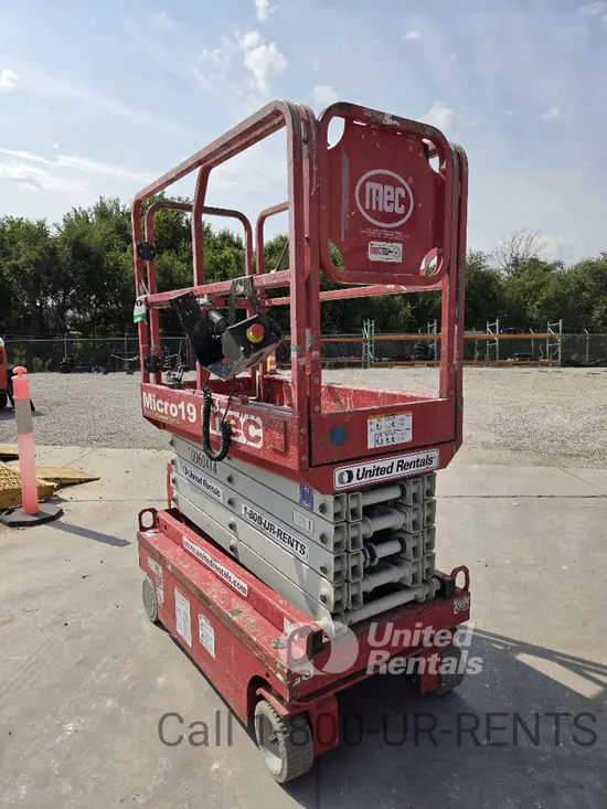2019 MEC MICRO 19 Scissor Lift