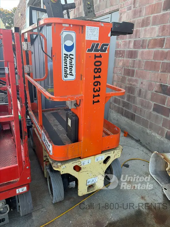 2018 JLG 1230ES Self-Propelled One-Person Lift