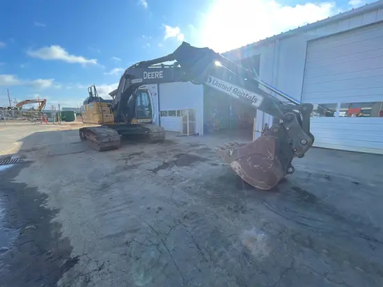 2019 John Deere 210G LC Excavator