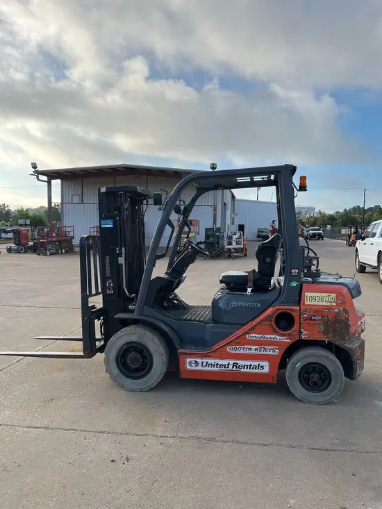2019 Toyota 8FGU25 Warehouse Forklift