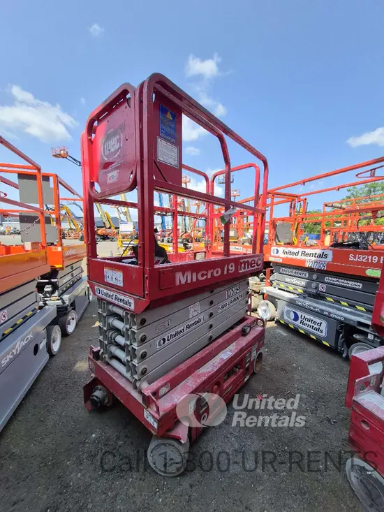 2018 MEC MICRO 19 Scissor Lift