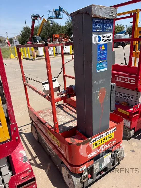 2018 Skyjack SJ12 Self-Propelled One-Person Lift