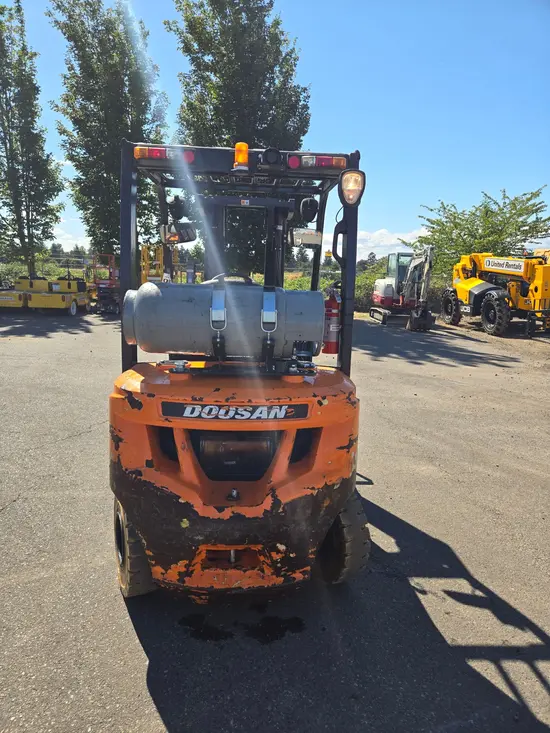 2020 Doosan G25N-7DF Warehouse Forklift