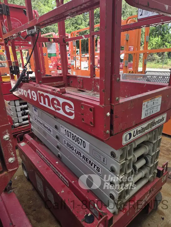 2018 MEC MICRO 19 Scissor Lift