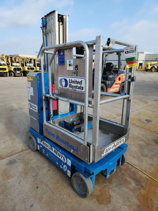 2018 Genie GR-20 Self-Propelled One-Person Lift
