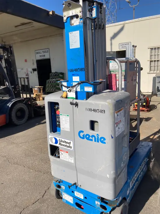 2018 Genie GR-20 Self-Propelled One-Person Lift