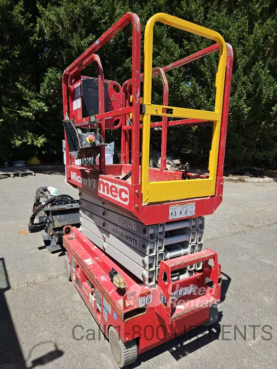 2018 MEC MICRO 19 Scissor Lift
