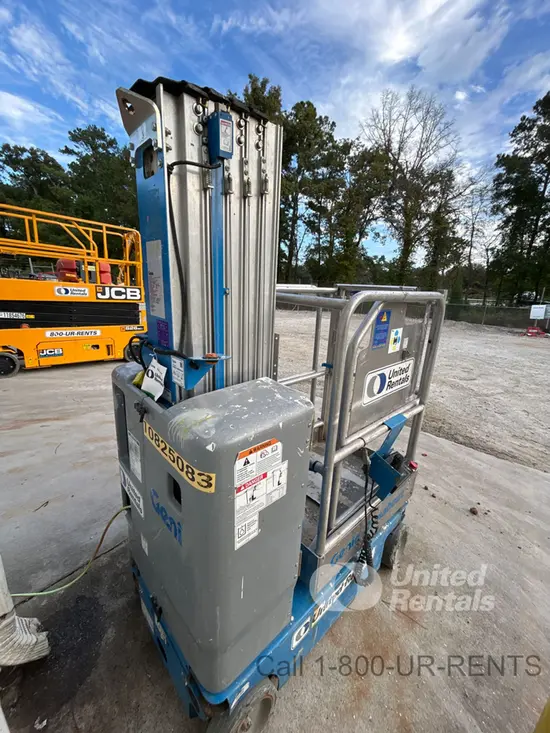 2018 Genie GR-20 Self-Propelled One-Person Lift