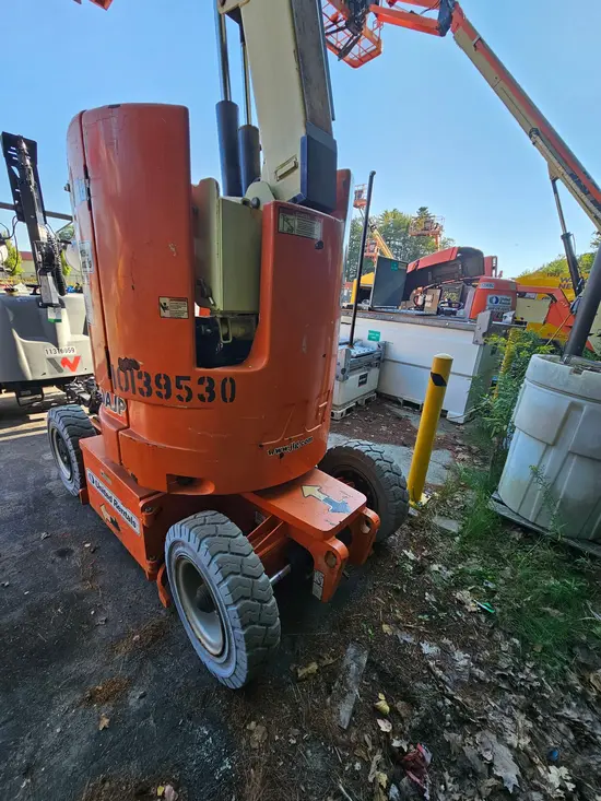2013 JLG E300AJP Articulating Boom Lift