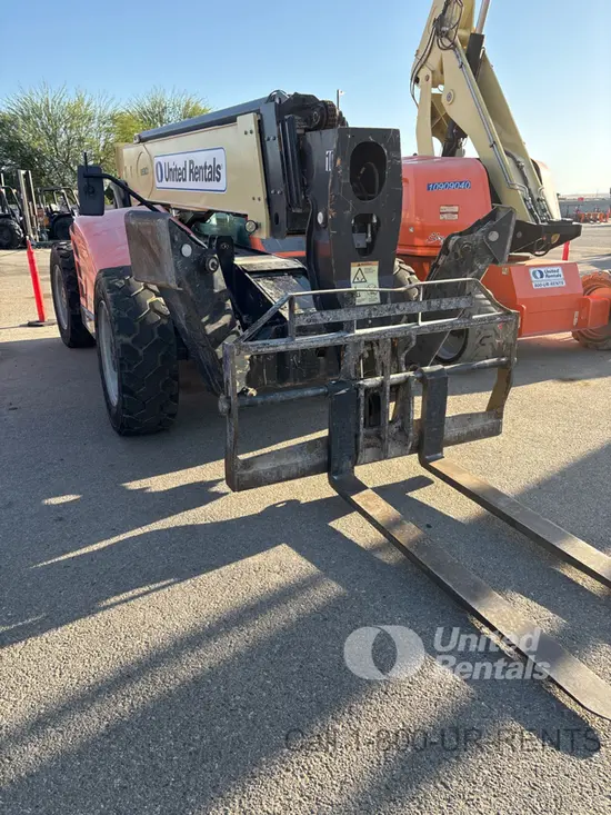 2019 JLG 1055 Forklift