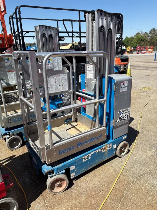 2017 Genie GR-20 Self-Propelled One-Person Lift
