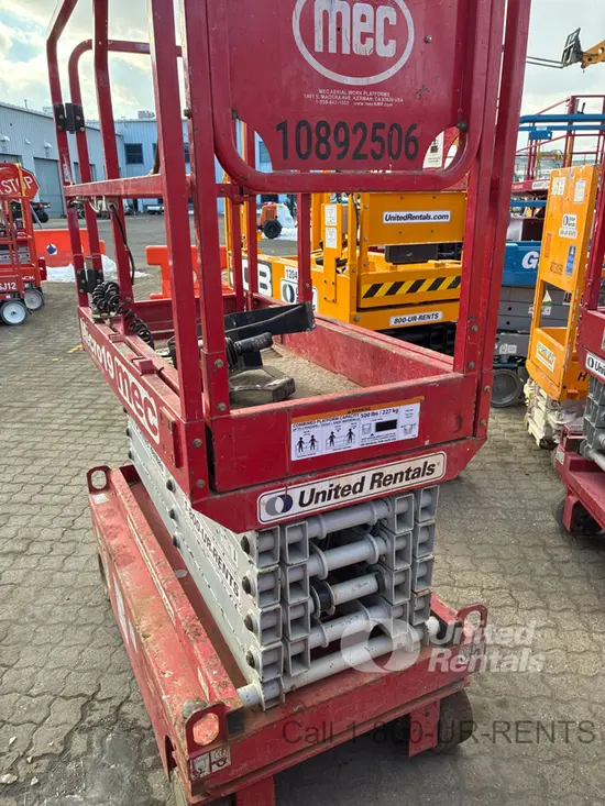 2019 MEC MICRO 19 Scissor Lift