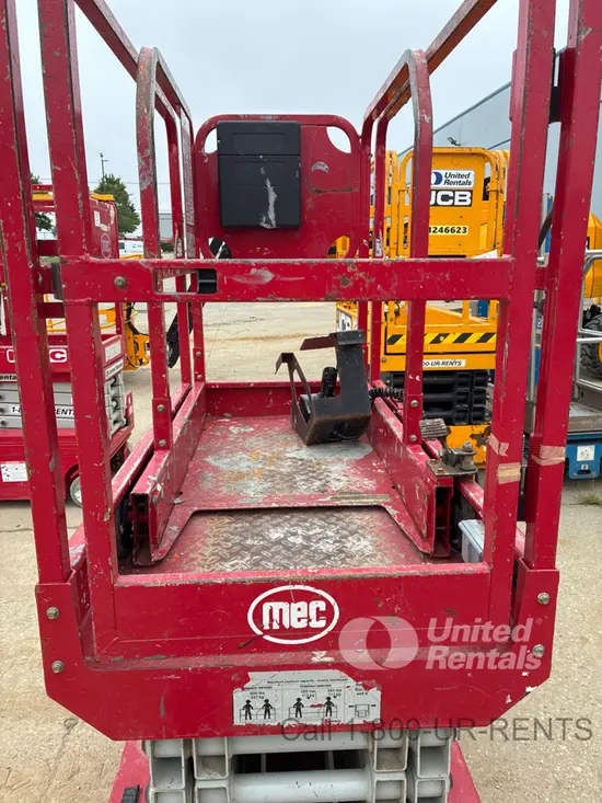 2018 MEC MICRO 19 Scissor Lift