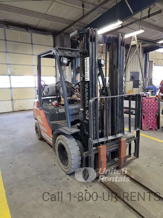 2018 Toyota 8FGU25 Warehouse Forklift