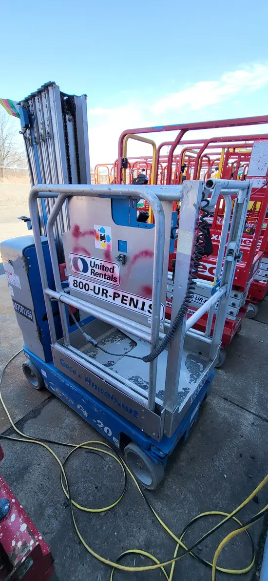 2018 Genie GR-20 Self-Propelled One-Person Lift