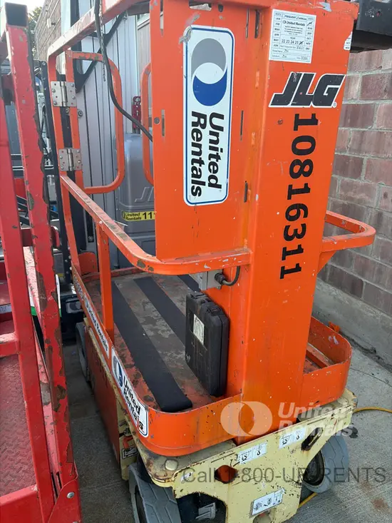 2018 JLG 1230ES Self-Propelled One-Person Lift