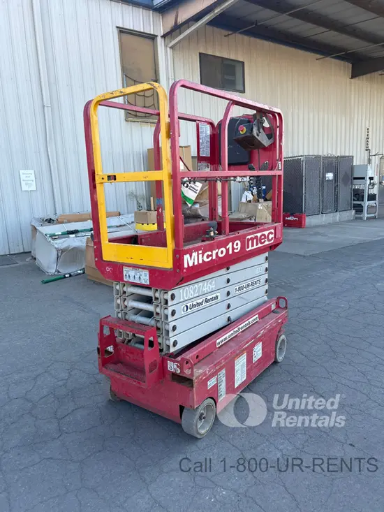 2018 MEC MICRO 19 Scissor Lift
