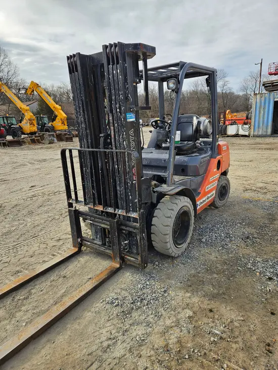 2019 Toyota 8FGU30 Warehouse Forklift