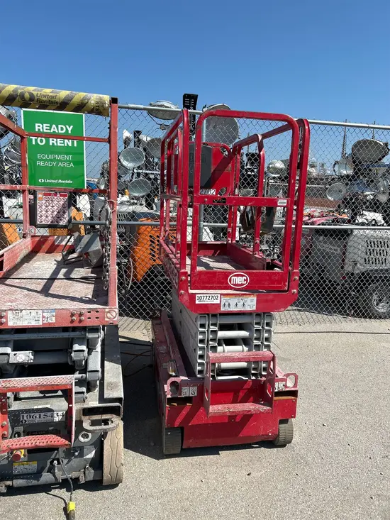 2018 MEC MICRO 19 Scissor Lift