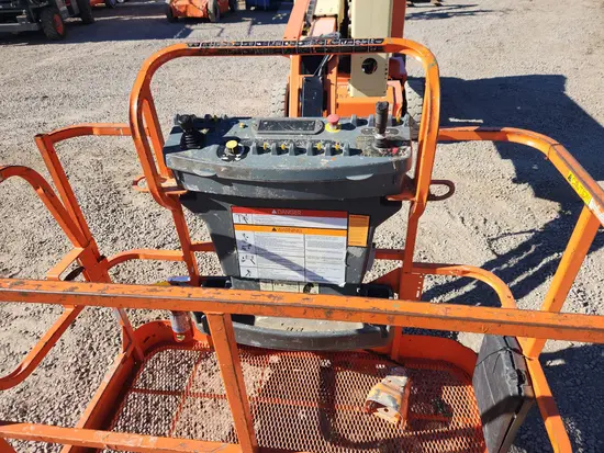 2015 JLG E450AJ Articulating Boom Lift