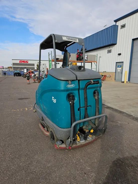 2019 Tennant T-16 Sweeper