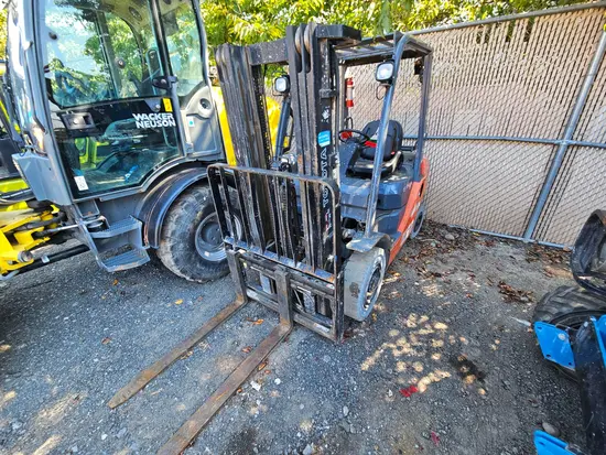 2016 Toyota 8FGU25 Warehouse Forklift