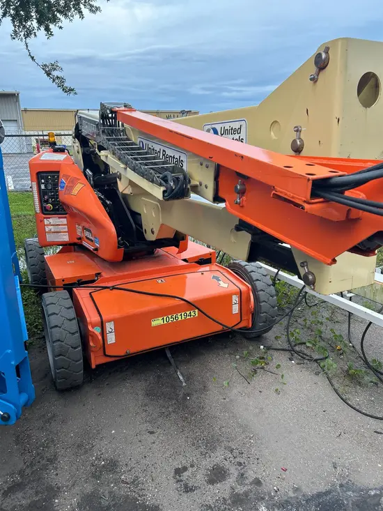 2017 JLG E450AJ Articulating Boom Lift