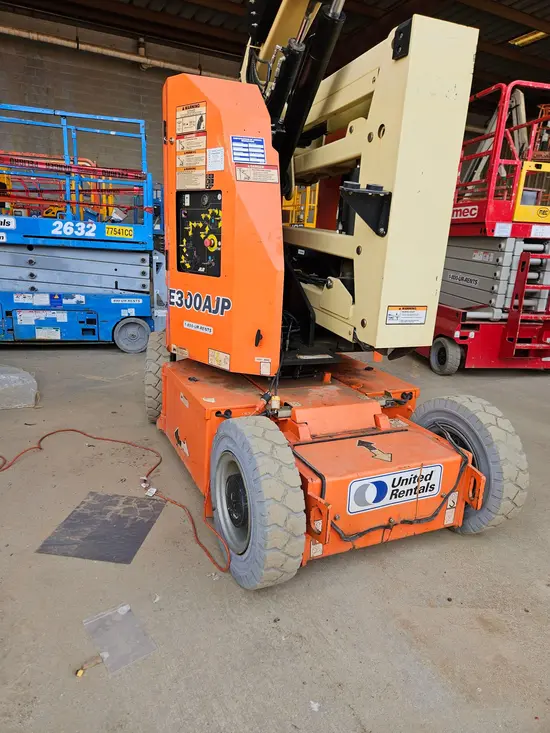 2016 JLG E300AJP Articulating Boom Lift