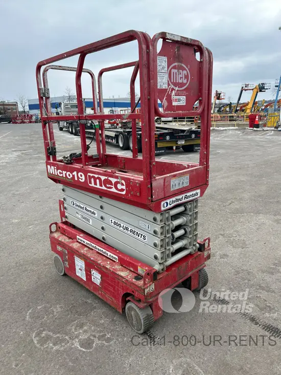 2019 MEC MICRO 19 Scissor Lift