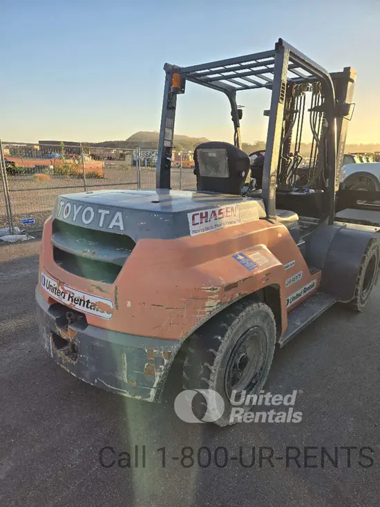 2019 Toyota 8FD70U Warehouse Forklift
