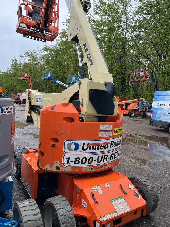 2017 JLG E400AJPN Articulating Boom Lift