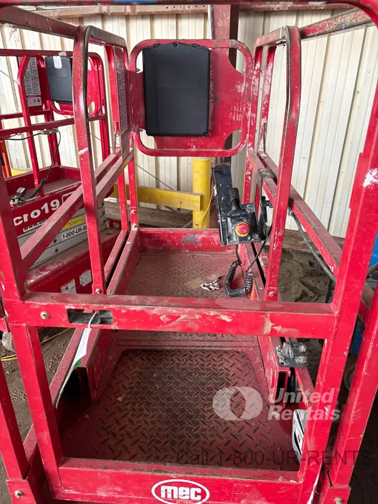 2019 MEC MICRO 19 Scissor Lift