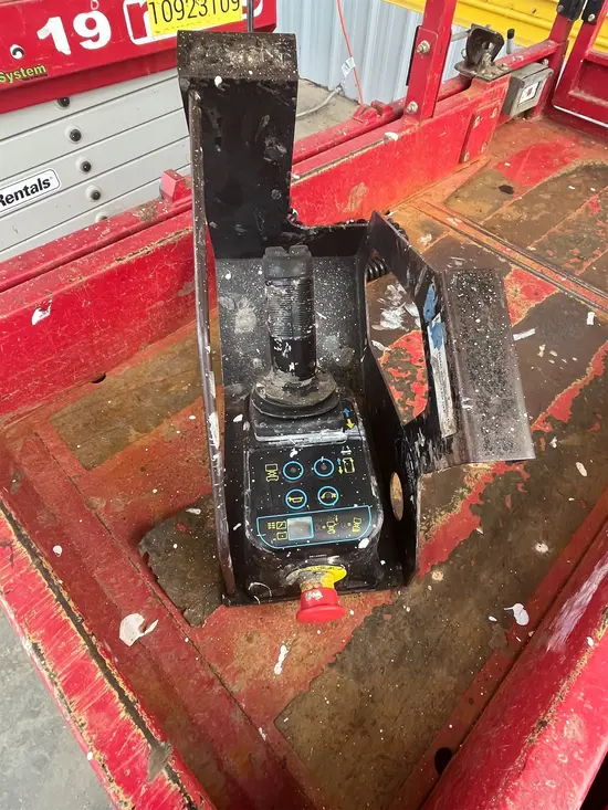 2018 MEC MICRO 19 Scissor Lift