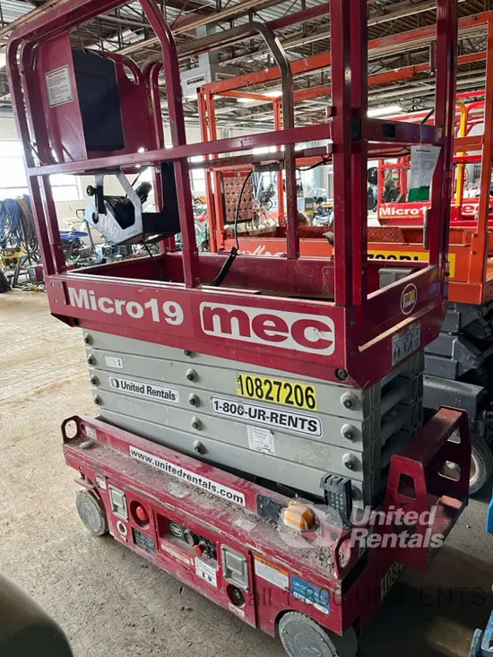 2018 MEC MICRO 19 Scissor Lift