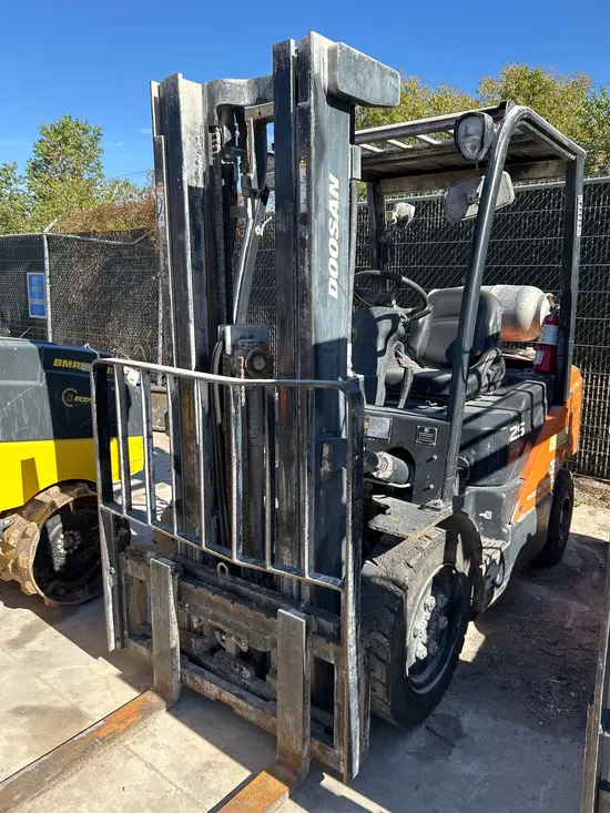 2019 Doosan G25N-7LP Warehouse Forklift