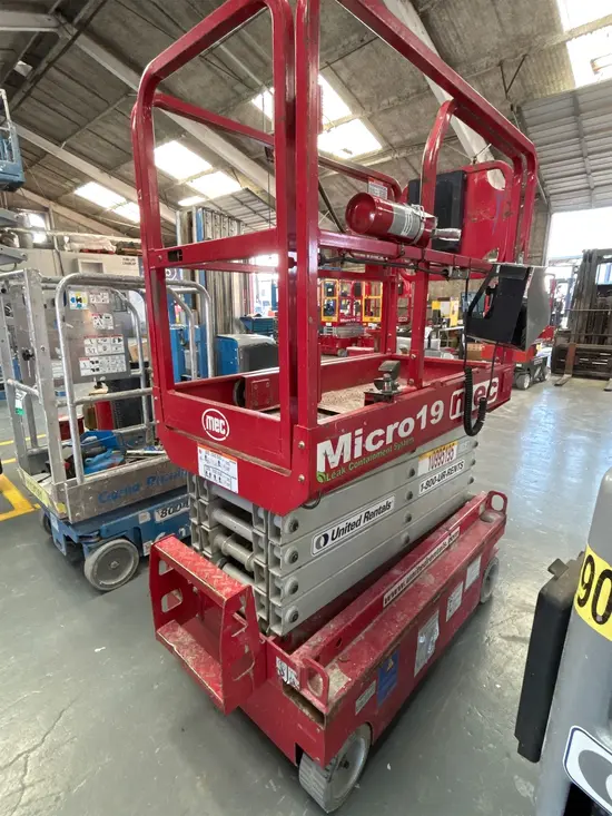2019 MEC MICRO 19 Scissor Lift