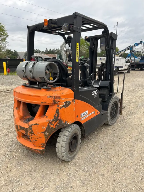 2023 Doosan G25E-7DF Warehouse Forklift