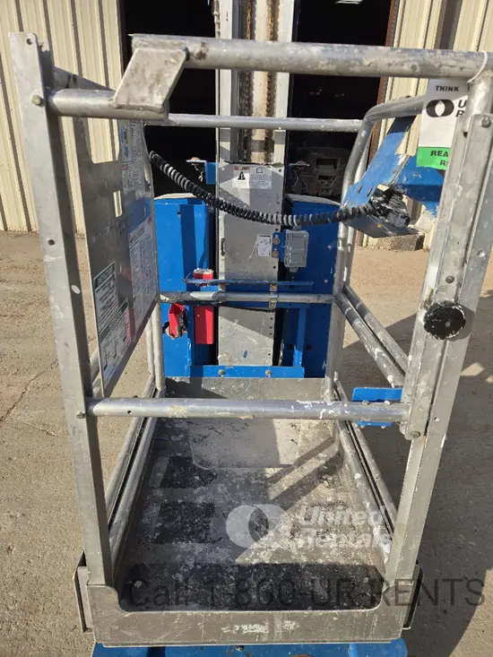 2017 Genie GR-20 Self-Propelled One-Person Lift